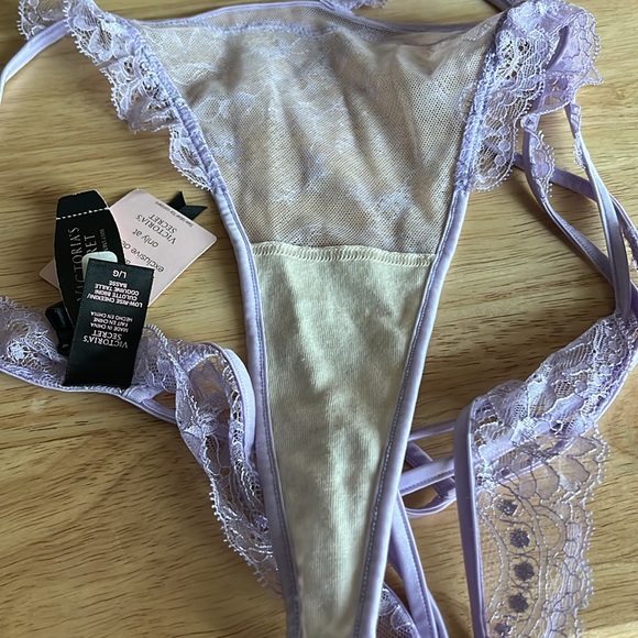 Victoria’s Secret Set, Sexy Unlined Demi Lace Bra/Garter/Panty, Light Purple - Picture 11 of 12